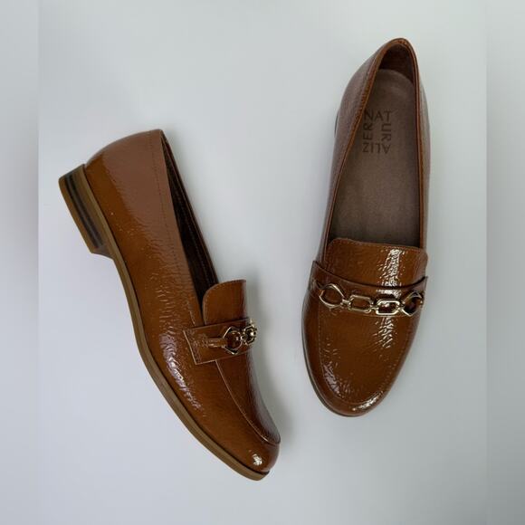 NWOT Naturalizer Mariana Bit Penny Loafer Preppy Academia Tan Patent Size 8.5 - Picture 1 of 11